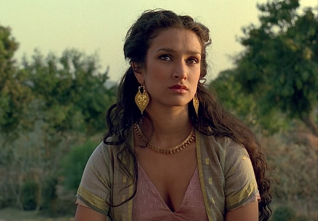 https://yobte.ru/uploads/posts/2020-01/indira-varma-39-foto-18.jpg